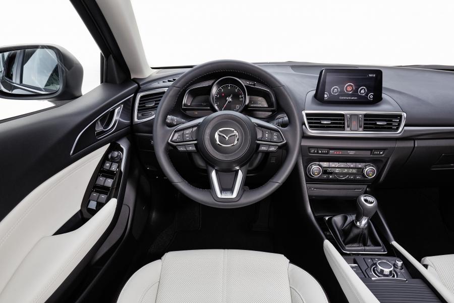 Торпедо Mazda3 Sedan 2016 года  (WW) (фото 12 из 37)